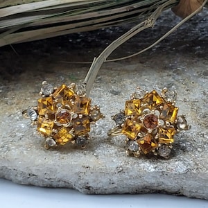 60&#39;s Amber Color Rhinestone Clip-On Earrings Gold Tone Screw Back Statement Runway Earrings Clips Fashion Costume Collectable Vintage Estate