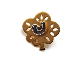 1979 Avon Partridge in a Pear Tree Lapel Pin Designer Signed Birdie Pinback Brooch Button Costume Fashion Jewelry Collectable Vintage Estate