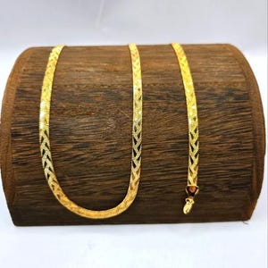 Designer Signed Avon 2000's Necklace & Bracelet Gold Tone Flat Chain Jewelry Set Statement Costume Fashion Jewelry Collectable Vintage