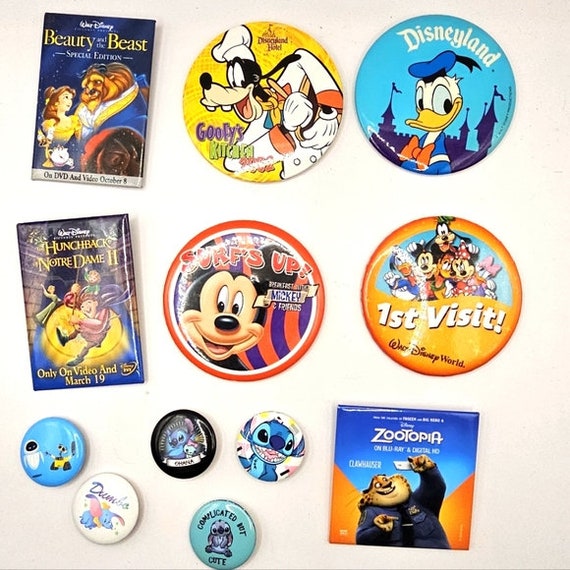 Lot of 12 Disney Buttons Movie Premiers Dumbo Sti… - image 1