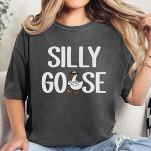 Silly Goose Shirt, Retro Silly Goose Shirt, Silly Goose on the Loose, Funny Goose Shirt, Silly Goose Tee, Funny Meme Shirt, Funny Shirt