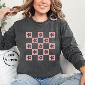 Checkered Flower Shirt, Flower Shirt, Floral Shirt, Boho Flower Shirt, Mom Shirt, Flower Cottagecore Shirt, Trendy Floral Tee, Mom Tshirt
