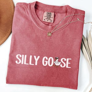 Silly Goose Shirt, Retro Silly Goose Shirt, Silly Goose on the Loose, Funny Goose Shirt, Silly Goose Tee, Funny Meme Shirt, Funny Shirt