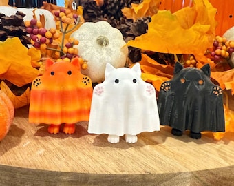 Ghost Kitty Figurine, Halloween Decor, Magical Fantasy Desk Accessory, Witchy Room Decoration, Halloween Cat, 3D Printed