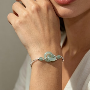 Naturligt ljusgrönt sammankopplat jadearmband | Dubbelkedja i sterlingsilver, elegant handgjord present till henne