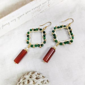 14K Gold Green Jade & Red Agate Vintage Earrings – Elegant Dangle Earrings for Women