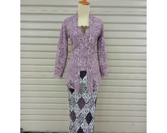 Kutu Baru Short Graduation Kebaya Suit: An Attractive Combination of Grace and Modernity, Kebaya Dress, Kebaya,Kebaya Modern, Kebaya Encim