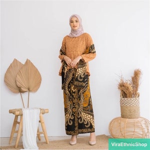 Kafia Kebaya Set: Eine Elegante Kombination aus Brokat für einen atemberaubenden Abschluss Auftritt, Kebaya Dress, Kebaya,Kebaya Modern, Kebaya Encim