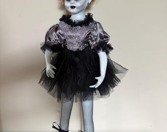Muñeca bailarina espeluznante, bailarina de ballet de porcelana modificada