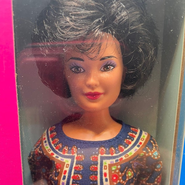 Singapore Airlines Barbie NIB, 1991, dressed in a Sarong, "Singapore Girl," Special, exclusive, really uncommon, vintage Airline barbie