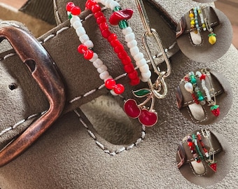 Conjunto de adornos Birkenstock (4 piezas) – Decoración artesanal para sandalias con perlas, frutas y colgantes – Accesorios de verano de estilo bohemio para zapatos