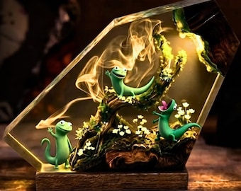 Tom Lizard Resin Lamp, Hoppers Movie 2026, Funny Gift for Friends, Movie Inspired Figure, Epoxy Night Light Gift for Kids, Cute Desk Decor
