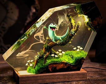 Tom Lizard Resin Lamp, Hoppers Movie Inspired Desk Decor - Epoxy Night Light, Funny Gift