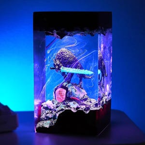 D.arkSo.uls Great Grey Wolf Sif Epoxy Night Light, Dark Souls-Inspired Lamp, Gamer Gift, Darkroot Guardian, LED Diorama Lamp Halloween Decor