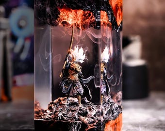 The Nameless King Dark Souls Resin Lamp, Gamer Desk Lamp, Dark Souls Gift, Christmas Gift for Him, Xmas Gift for Gamer, Room Gaming Decor