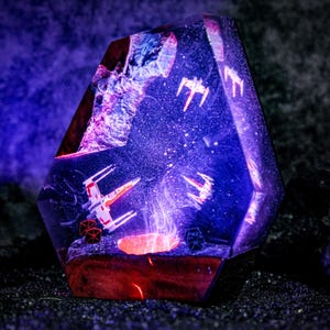 Lampe en résine pour vaisseau spatial, veilleuse galaxie, lampe diorama univers, oeuvre d'art en résine époxy, décoration cosmique faite main, cadeau unique pour enfant, cadeau pour papa