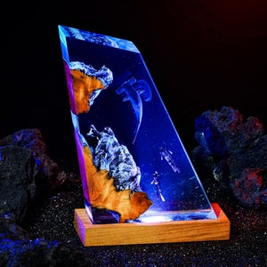 Hammerhead Shark and Divers Night Light, Ocean Resin Lamp, Under Deep Ocean, Epoxy Resin Art, Home Decor, Handmade Gift
