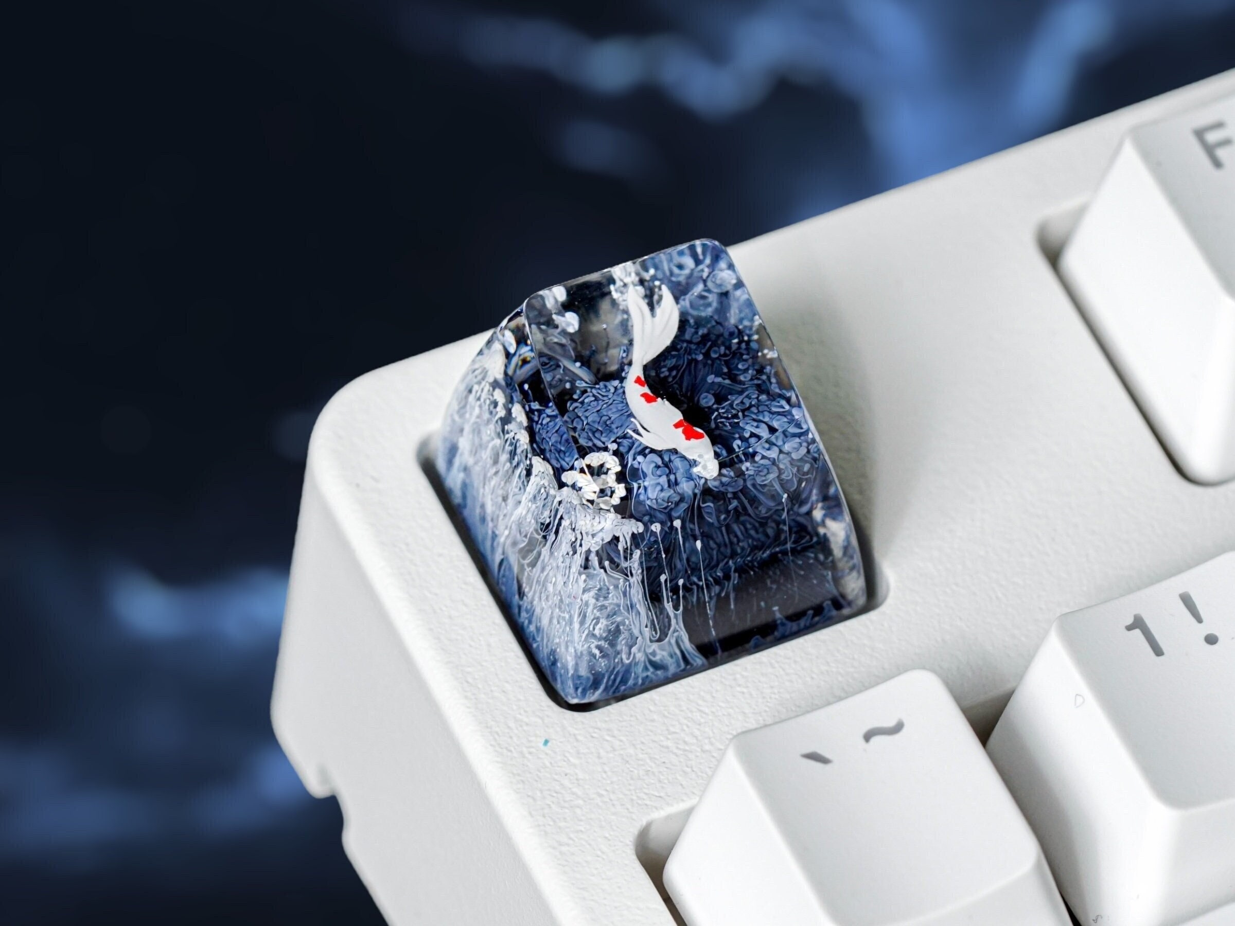 thumbnail image 2 of Aazon.co: Handade Artisan Keycaps Resin Keycaps - R5/Esc Transparent 2 of 12