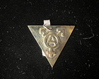 Trans Anarchy in Triangle Messing Anhänger