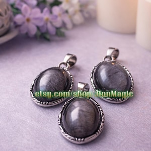 Zeldzaam Mustika-stenen amulet voor autoriteit, kracht, een koninklijke uitstraling en persoonlijke aantrekkingskracht.