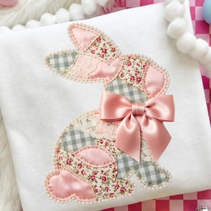 Patchwork Hase PNG Osterhase mit rosa Schleife– Kokette Frühling Sublimation | Sublimationsdesign