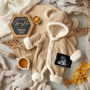 Bee Pregnancy Announcement Digital, Spring Baby Announcement, Honey Bee Themed Baby Reveal, A Little Honey Bee Pregnancy Canva Template,