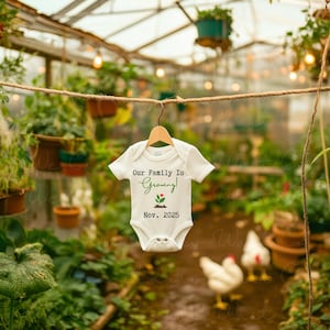 Unsere Familie wächst, Schwangerschaftsankündigung Digital, Gartenarbeit Babyankündigung, geschlechtsneutrale Naturpflanze Baby offenbaren Vorlage, Frühling