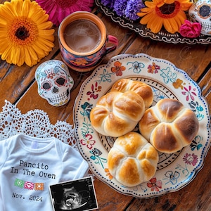 Anuncio digital de bebé Pancito en el horno, anuncio de embarazo mexicano, revelación de bebé de género neutro, calavera del Día de los Muertos