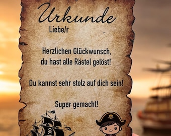 Puede incluir: Un certificado de estilo vintage con el texto "Urkunde" y "Liebe/r" en la parte superior. El certificado dice "Herzlichen Glückwunsch, du hast alle Rätsel gelöst! Du kannst sehr stolz auf dich sein! Super gemacht!" y presenta un pirata de dibujos animados sosteniendo un cofre del tesoro y un barco pirata.