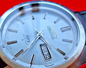 Vintage Seiko 5 Actus SS Automatic Mens Watch - 6106-8440