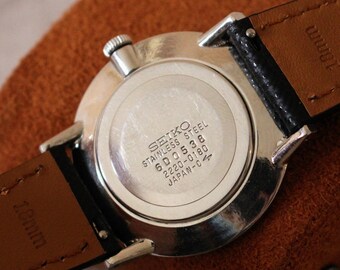Seiko Chariot Thin Manual Wind Roman Numeral Dress Watch - 1976
