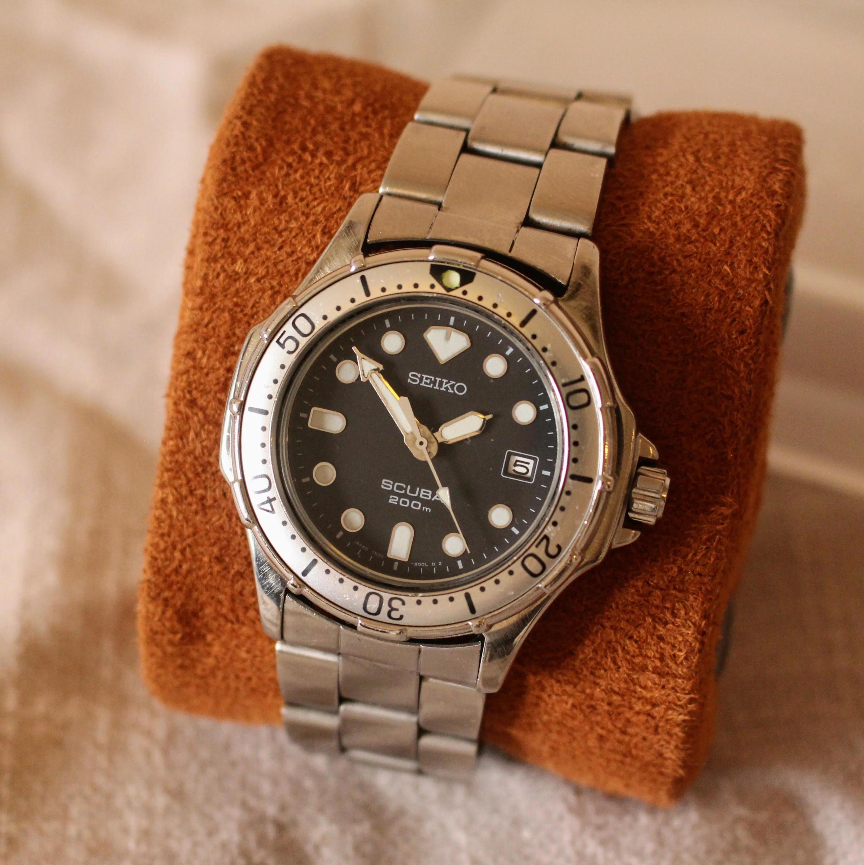 Neo-vintage Seiko Scuba 200m Dive Watch Black Dial - 2001 - 7N35