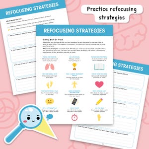 Puede incluir: Un conjunto de hojas de trabajo coloridas tituladas "Estrategias de Re-enfoque" con consejos para mantenerse en la tarea. Una lupa de dibujos animados está en primer plano. Las hojas de trabajo ofrecen consejos sobre pausas y establecimiento de metas.