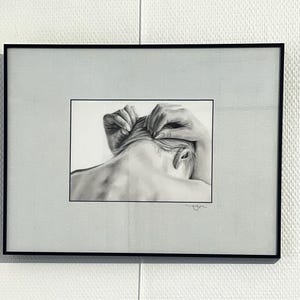 Be Still' Disegno originale a carboncino montato e firmato dall'artista. Carboncino su carta Fabriano Artistico 50% cotone