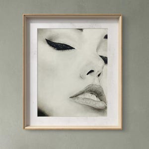 Beauty 'Limited Edition Posterdruck Über 40 Stunden Zeichnung mit komprimierter Kohle auf Matt Ultra 240gsm Papier signiert vom Künstler