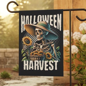Bandera del jardín esqueleto, arte del jardín de Halloween, decoración del jardín espeluznante, esqueleto con flores, bandera del patio de Halloween, esqueleto de jardinería, jardín espeluznante