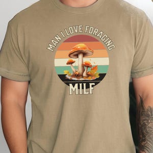 Mushroom Hunting, Retro Mushroom Shirt, Mushroom Shirt, Mushroom Foraging, Cottagecore Shirt, Mycology Shirt, Morel Hunting, Fungi Shirt