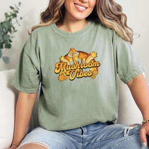 Mushroom Hunting, Retro Mushroom Shirt, Mushroom Shirt, Mushroom Foraging, Cottagecore Shirt, Mycology Shirt, Morel Hunting, Fungi Shirt