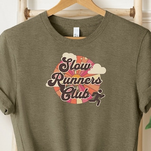 Slow Runners Club, Slow Runner Shirt, Slow Runner Gift, Funny Running TShirt, Marathon T-Shirt, Running Gift, Vintage Retro Shirt, Retro Run