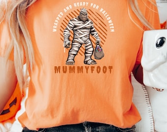 Mummyfoot Bigfoot Halloween Shirt: Funny Momster Sasquatch Tee