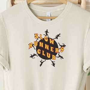Slow Runners Club, Slow Runner Shirt, Slow Runner Gift, Funny Running TShirt, Marathon T-Shirt, Running Gift, Vintage Retro Shirt, Retro Run