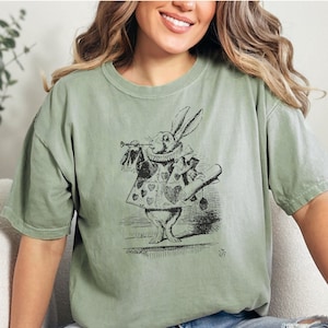 Vintage Alice&#39;s Adventures in Wonderland, Mad Hatter Shirt, Lewis Carroll T-Shirt, Dark Academia Tee Book Shirt, BookTok Shirt, Bookish Tee