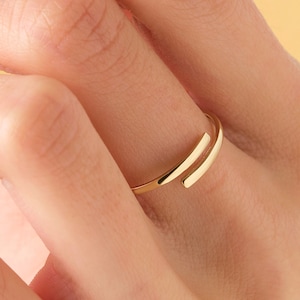 Yellow Gold Wrap Ring Spiral Gold Band Mother&#39;s Day Gift Her, 14K Solid Gold Minimalist Open Ring for Women, Dainty Gold Cuff Band Stacking