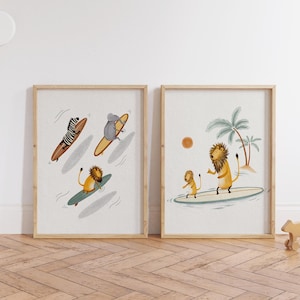 2er-Set Surf-Drucke für Kinder, Strand-Wandkunst für Kinder, handgemalte Tier-Surfing-Illustration, Outdoor-Kunst für Kinderzimmer