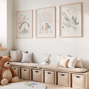 Einhorn Kinderzimmer Prints: Regenbogen, Pilze, Waldpflanzen (3er Set) Bild 2