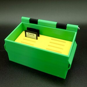 Papelera impresa en 3D, mini almacenamiento de tecnología, soporte para tarjetas de memoria, decoración de escritorio urbano, papelera de escritorio personalizada, organizador compacto, accesorios de escritorio