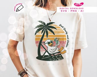 Diseño de camiseta retro de pato "Just Ducky and Chillin'" SVG, sublimación divertida de verano PNG, gráfico vintage de pato de playa