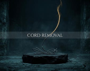 Puede incluir: Un cable gris oscuro enrollado descansa sobre un pedestal de piedra oscura y rugosa. Un solo hilo dorado, fino y brillante, se eleva desde el centro del cable, disolviéndose en partículas finas. El texto CORD REMOVAL está centrado en la imagen.