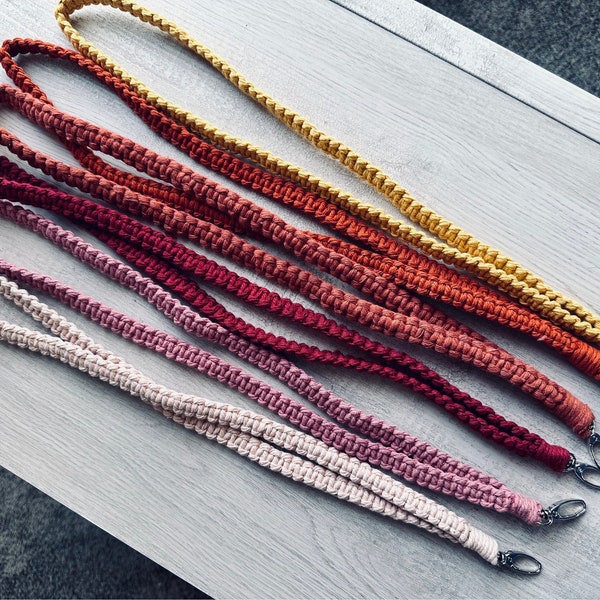 Boho Macrame Lanyard / Cute Macrame Lanyard / Macrame Accessories / Stocking Stuffers / Gifts for Friends / Macrame Keychain / Badge Holder