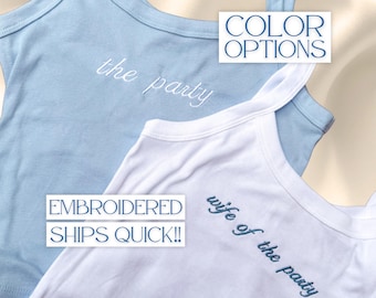 Camiseta personalizada para despedida de soltera, camiseta personalizada para la novia, top bordado para damas de honor, camisa para viaje de fin de semana de boda con amigas, conjunto a juego para despedida de soltera.